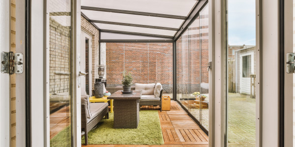 Puertas y Ventanas Insonorizadas de Aluminio / PVC en Barcelona · Cortinas de Cristal